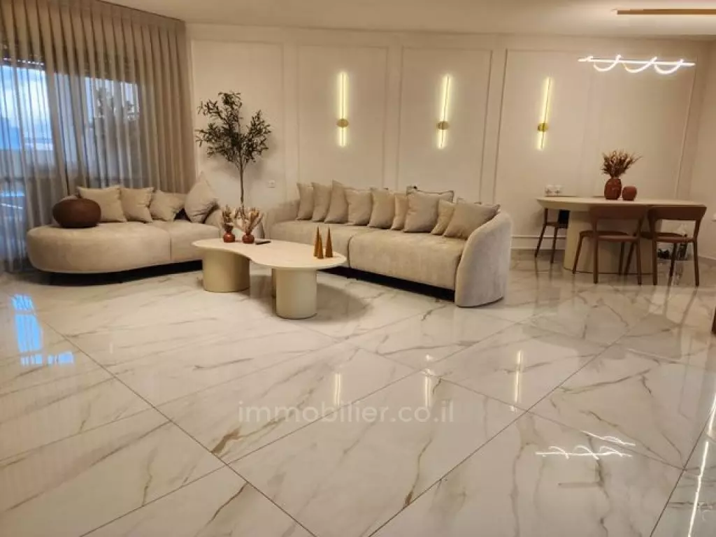 ¡Magnífico apartamento con vista al mar!