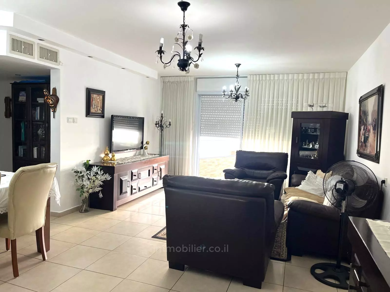 agradable,Departamento bonito,bien arreglado,tranquilo,En una calle tranquila,en un hermoso edificio,Lugar tranquilo,Proyecto de calidad,espacioso