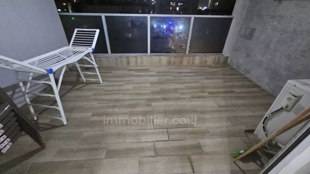 Apartamento con balcón y mamad