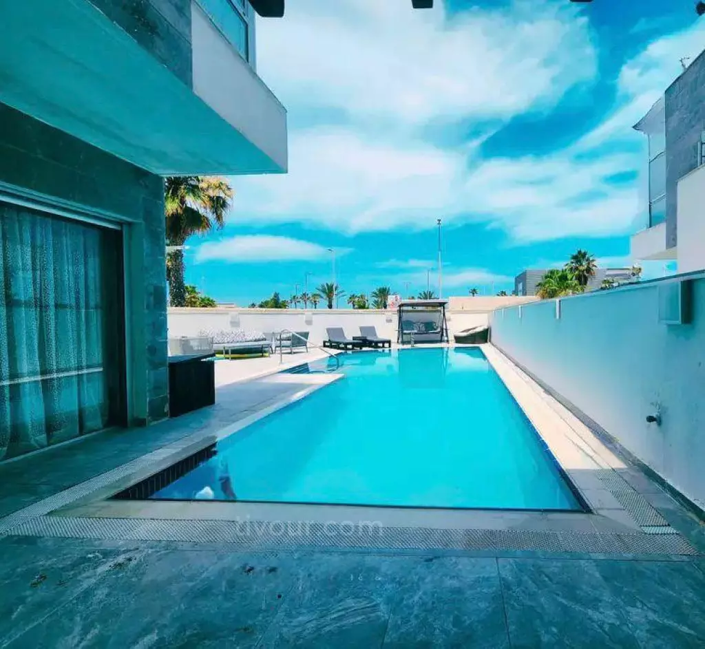 Villa de prestigio en alquiler frente al mar en Ashdod