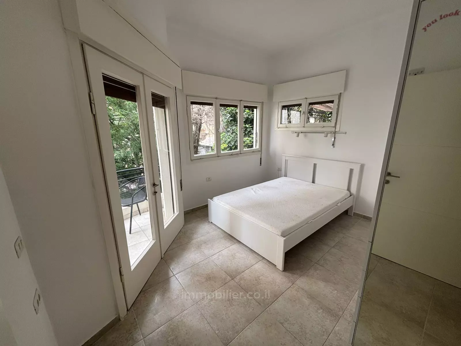 Magnífico piso de 3 habitaciones reformado con terraza, amplio y luminoso - ¡No se lo pierdan!