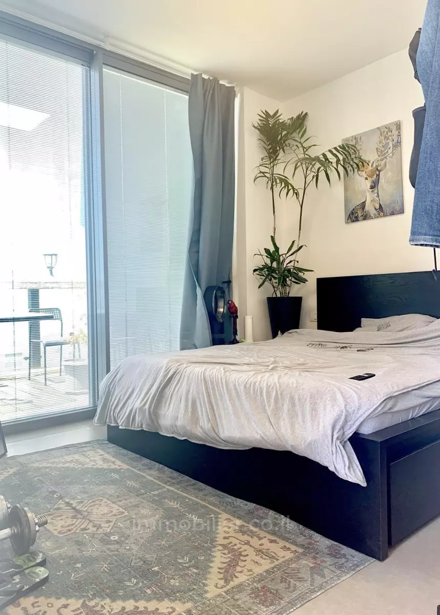 Magnífico dúplex renovado con terraza, tranquilo, cerca del mar - ¡No se lo pierda!