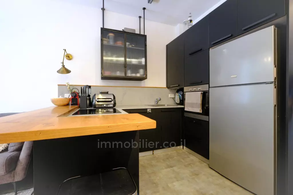 Inversión ideal - Apartamento de 4 habitaciones renovado para refrescar cerca del boulevard Nordau - Perfecto para coliving