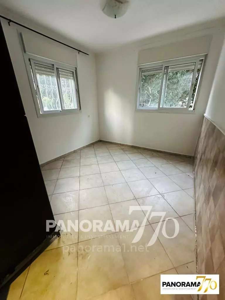 Centro ciudad, agradable, bonito apartamento, buen negocio, en buen estado