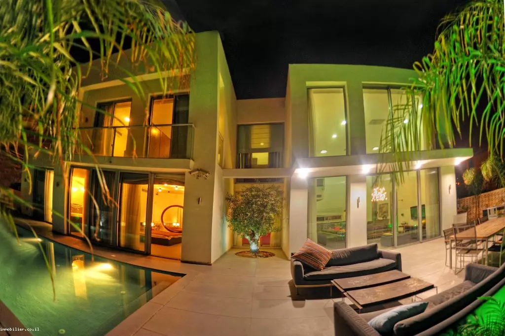 Villa de lujo nueva - inversión, buena ubicación, espaciosa, alto standing, ¡no se puede perder!