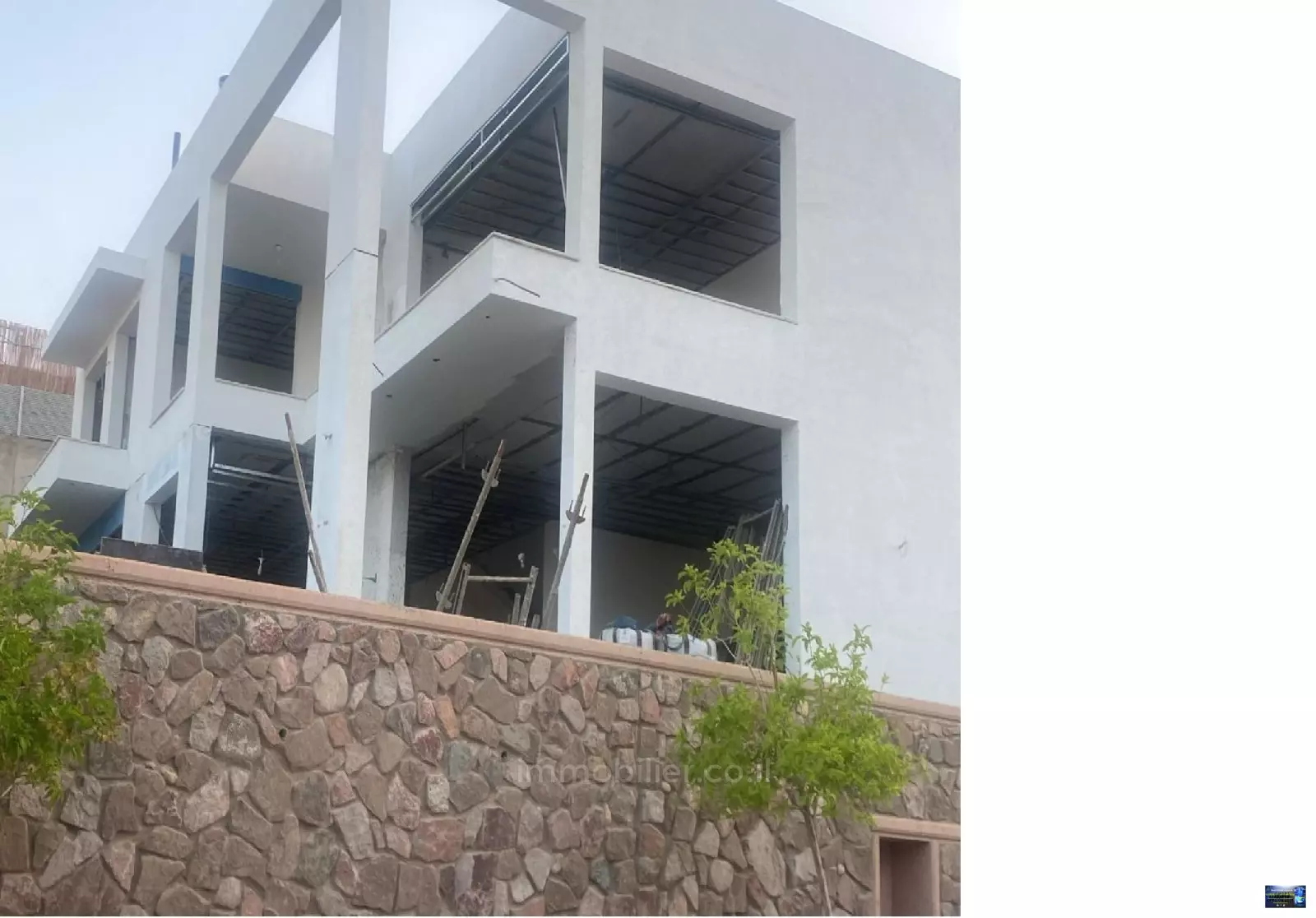 Inversión - Villa de lujo para terminar - Centro ciudad - Buena ubicación - Posibilidad de construir - ¡No se lo pierda!
