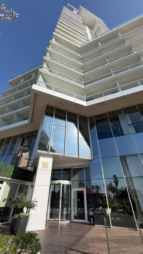 Edificio prestigioso al pie del kikar: MIGDAL DAVID - BRIGA frente al mar - 4 habitaciones 160m² + 24m² terraza vista mar - 6.300.000 shekels