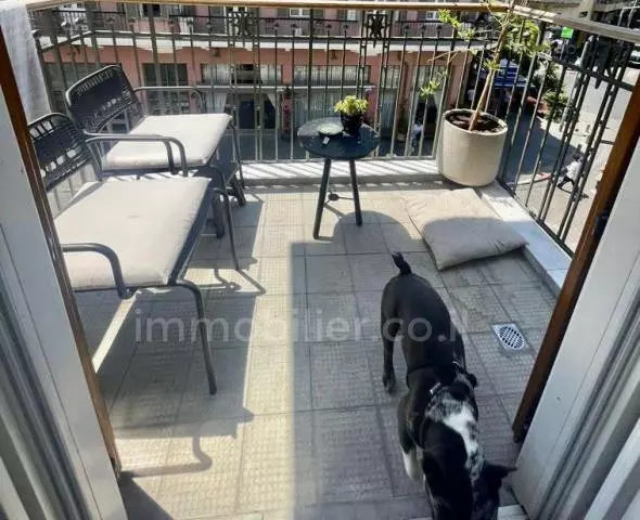 con terraza,en un hermoso edificio,En el centro,Buena ubicación,¡No se lo puede perder!,bien arreglado