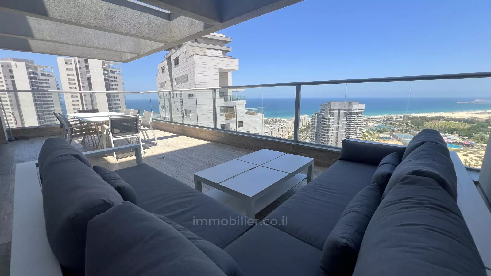 ¡No se lo puede perder!,En el centro,con terraza,Departamento bonito,bien arreglado,Buena ubicación,en un hermoso edificio,Piso alto con vista,Grande,Estándares altos,excelente estado,Lujoso,Espléndido,Cerca del mar,espacioso,Vista al mar
