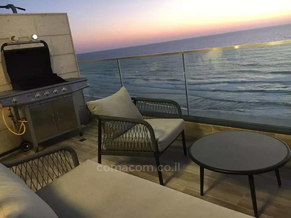 con terraza,En el centro,Buena ubicación,Estándares altos,Cerca del mar,Vista al mar,en un edificio nuevo,nuevo,Departamento bonito,Espléndido,Renovado