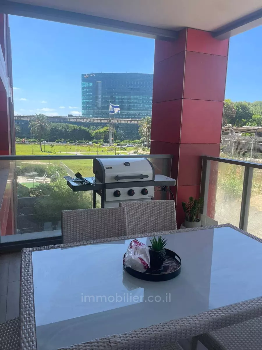 con terraza,Departamento bonito,bien arreglado,Buena ubicación