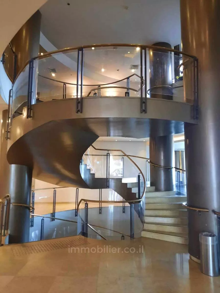 ¡No se lo puede perder!,bien arreglado,Buena ubicación,en un hermoso edificio,Piso alto con vista,Cerca del mar,Vista al mar