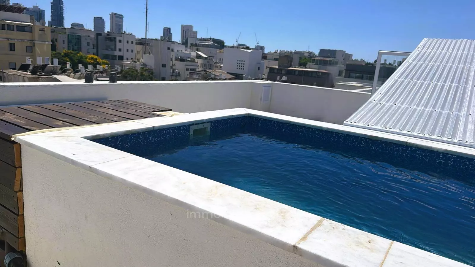 En el centro,con terraza,Departamento bonito,bien arreglado,Buena ubicación,en un hermoso edificio,en un edificio nuevo,Espléndido,nuevo
