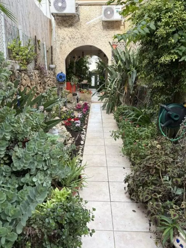 Gran villa en venta, cerca de todas las comodidades, Raanana