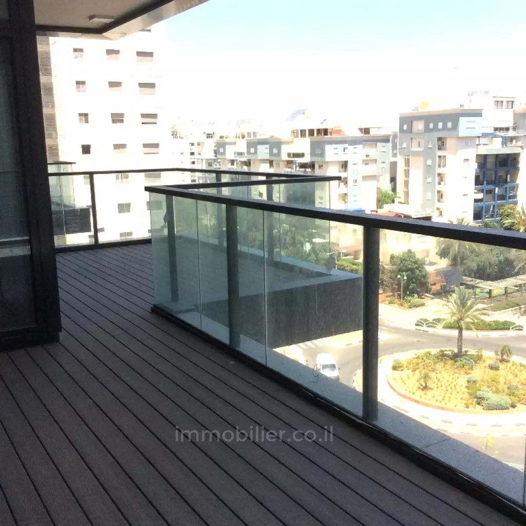 5 pièces à vendre dans un bel immeuble, Kiryat Leumi, Rishon LeZion