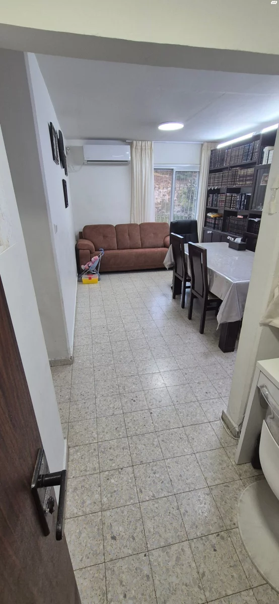 ¡Gran oportunidad que no se debe perder! Inversión ideal, apartamento de 3 habitaciones en venta en el corazón de Jerusalén