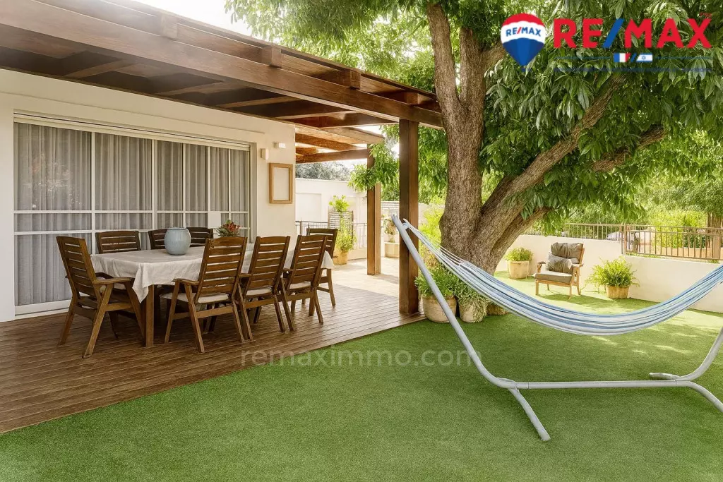 Una exclusividad excepcional: ¡una espléndida casa de una sola planta en el centro de la ciudad y en silencio!