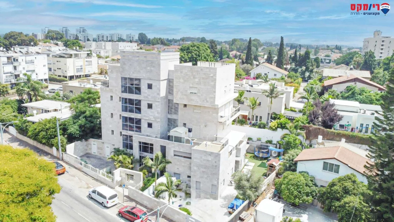 Un penthouse d'exception dans un immeuble d'exception au centre-ville de Hadera, rue Bialik