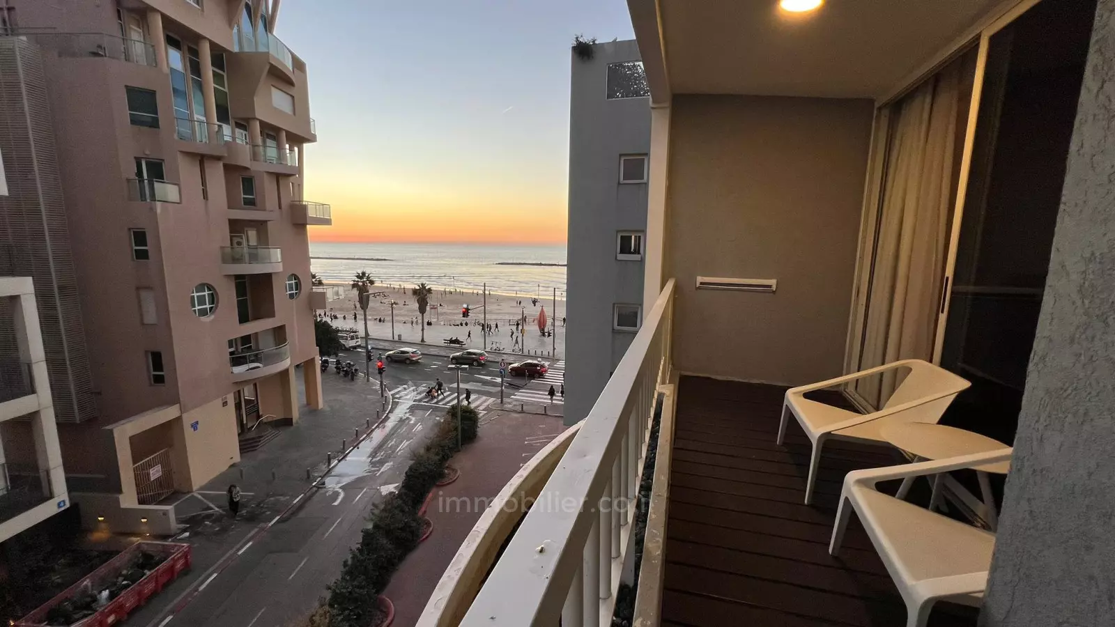 Soberbio apartamento de 2 habitaciones con vista al mar!