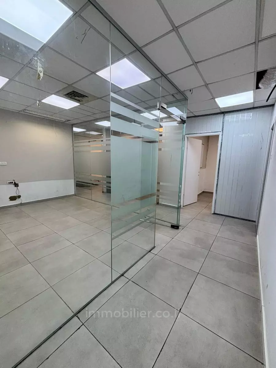 Oficinas de alto potencial divididas en 4 parcelas