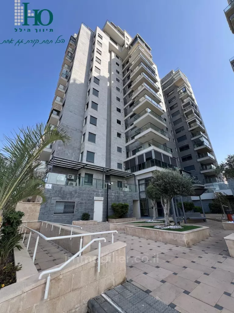 Apartamento de 4 habitaciones a 2 pasos del mar en los nuevos edificios del marina
