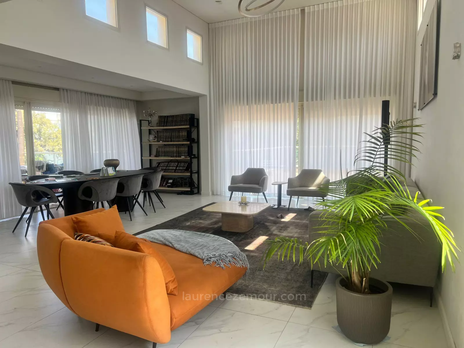 Departamento bonito,Buena ubicación,Techos altos,espacioso