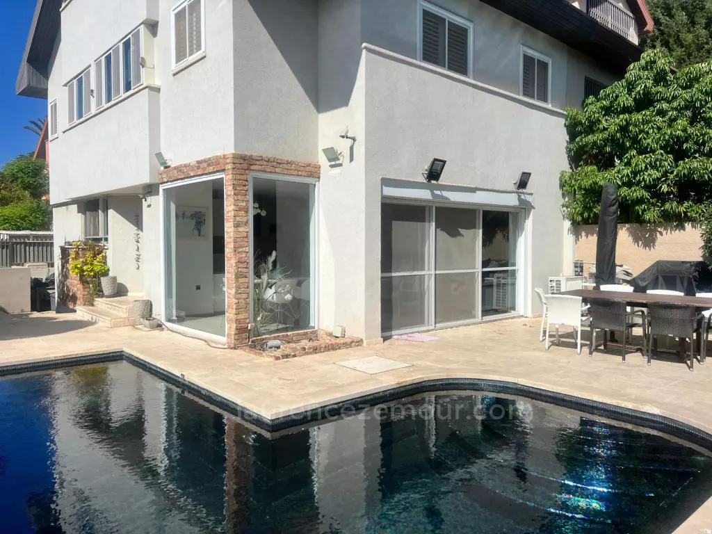 Cottage con encanto y piscina en zona tranquila