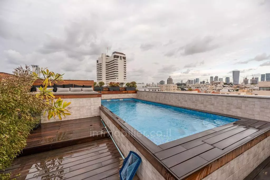 EN VENTA - NUEVO ÁTICO CON PISCINA PRIVADA EN KEREM HATEIMANIM, TEL AVIV-YAFO