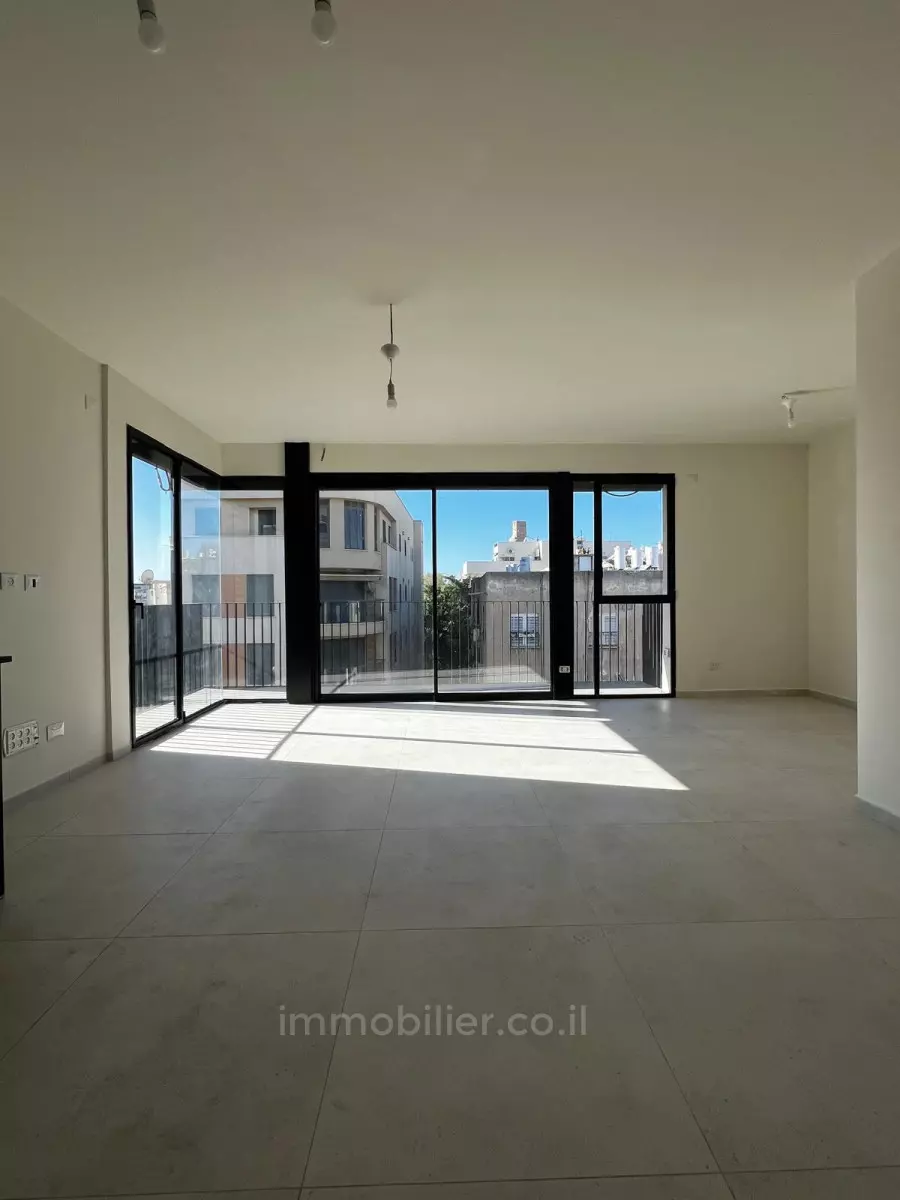 EN VENTA – NUEVO APARTAMENTO DE 3 AMBIENTES EN PINSKER, A PASOS DE LA PLAYA