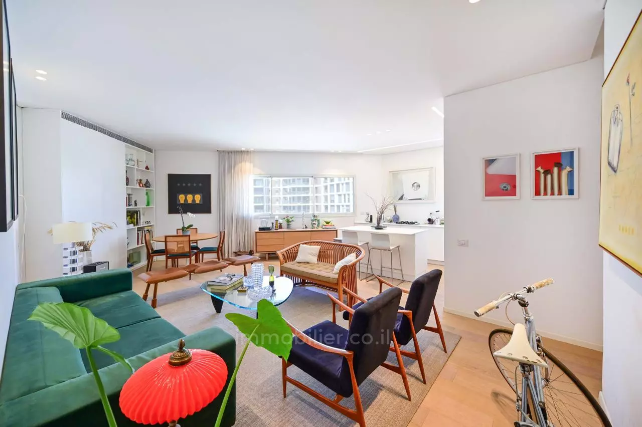 EN VENTA – ÁTICO EXCEPCIONAL EN EL CORAZÓN DE TEL AVIV – PERFECTO COMO INVERSIÓN O SEGUNDA RESIDENCIA