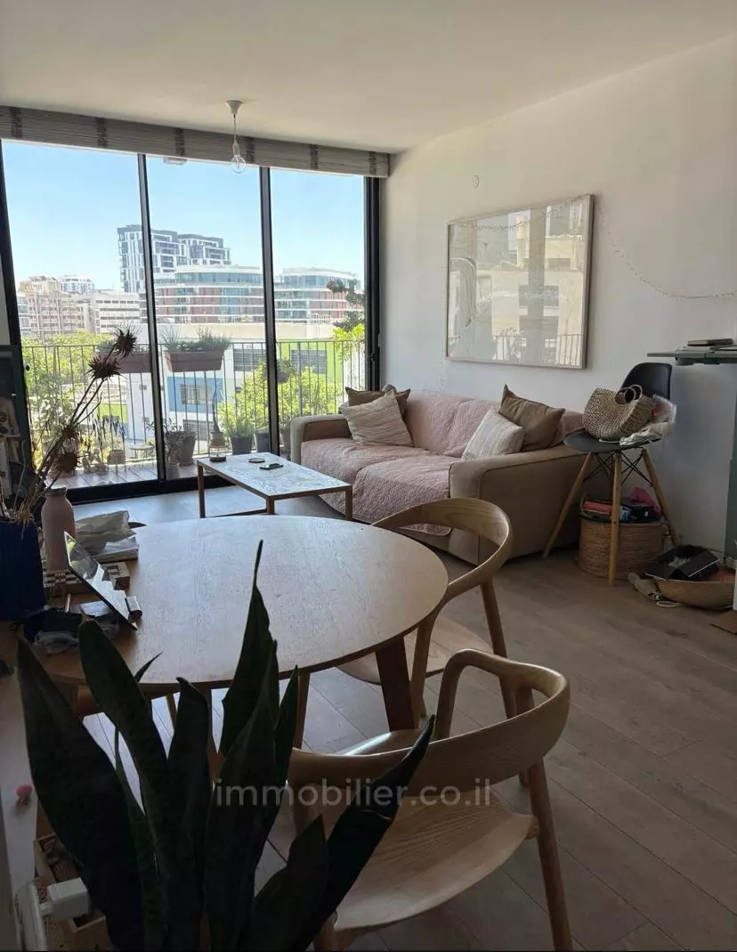 En Venta – Apartamento Excepcional de 2 Habitaciones en Florentin / Neve Tsedek – Tel Aviv