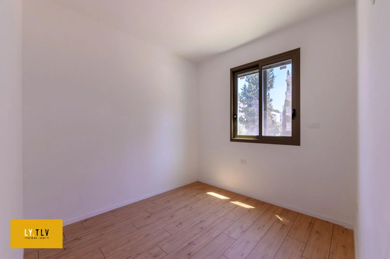 Soberbio piso de 3 habitaciones con balcón, parking y trastero cerca de Kikar Hamedina