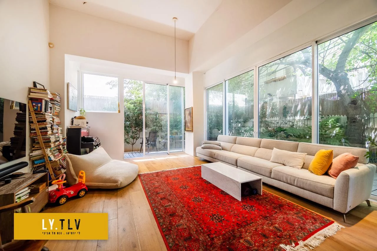 Magnífico apartamento a nivel de jardín con gran jardín privado cerca de Kikar Dizengoff