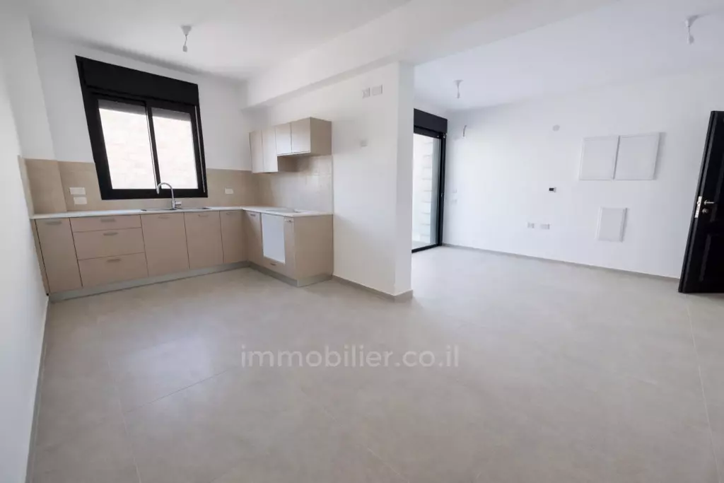 3 habitaciones nuevo de promotor en Mekor Haim