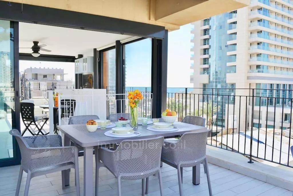 Ático Dúplex Excepcional – Calle Zrubavel, Tel Aviv