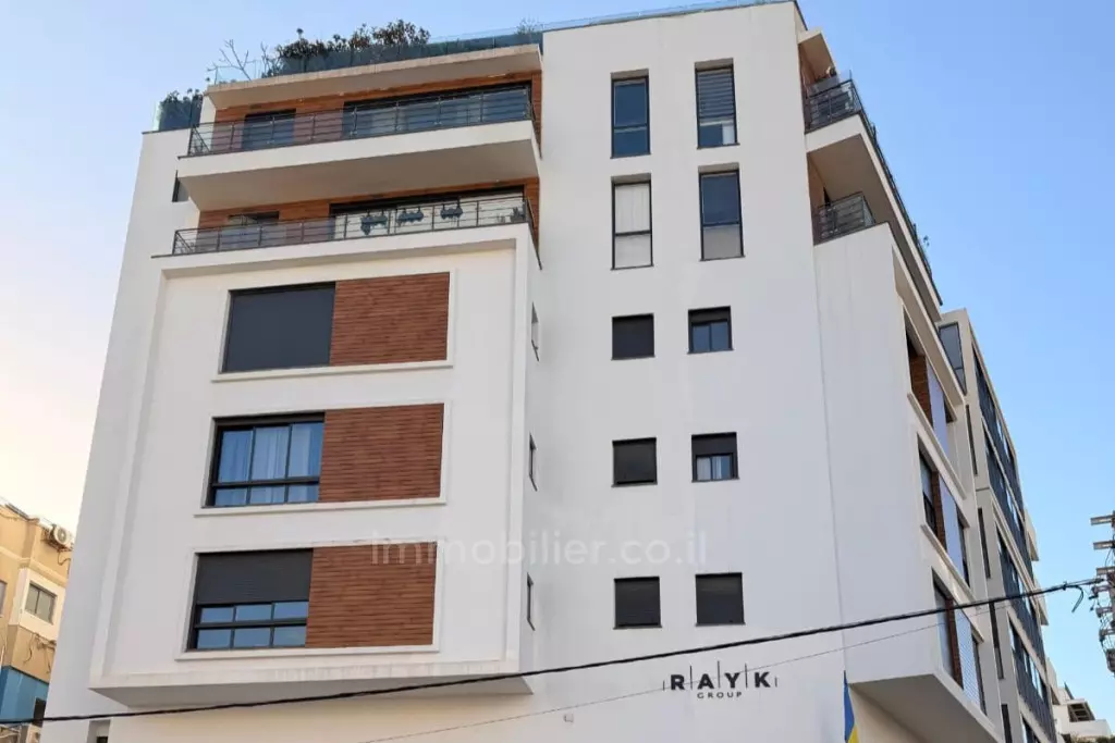 EN VENTA - 2,5 HABITACIONES - ESQUINA BEN YEHUDA/YIRMIYAHU CERCA PLAYA